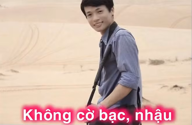 Quang Dũng có điểm mạnh không hút thuốc - nhậu nhẹt - cờ bạc, uống ít chủ yếu “phá mồi”, biết làm việc nhà, nấu ăn không được ngon nhưng cũng ăn được. Nhược điểm mù đường, “não cá vàng” và dễ bị hạ gục bởi đồ ăn ngon. Anh trải qua hai mối tình. Mối tình thời sinh viên kéo dài một năm chia tay do bản thân cảm thấy trong tay chưa có gì. Mối tình thứ hai được hai năm vì bạn gái ghen quá và coi anh là “dự phòng” nên khi cô có “mối” khác “ngon” hơn liền “đá” anh luôn.