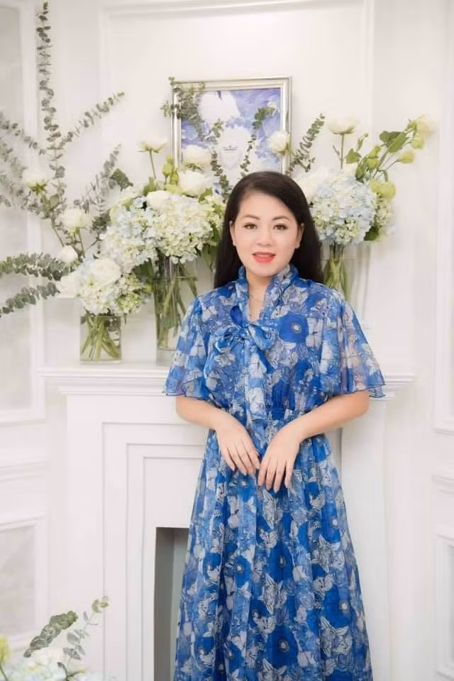 Nhan sac tre trung cua ca si Anh Tho tuoi 45-Hinh-2