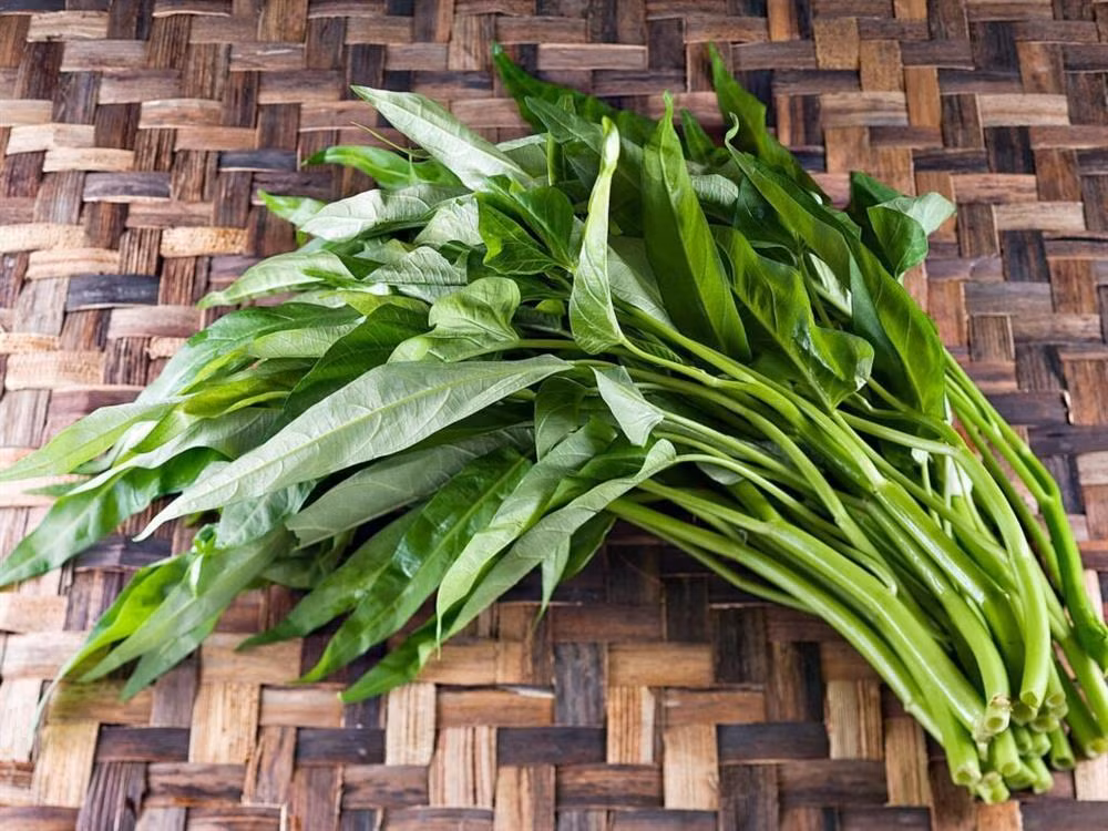 Nhin 5 giay biet rau muong tam hoa chat, de y la nhan ra ngay!