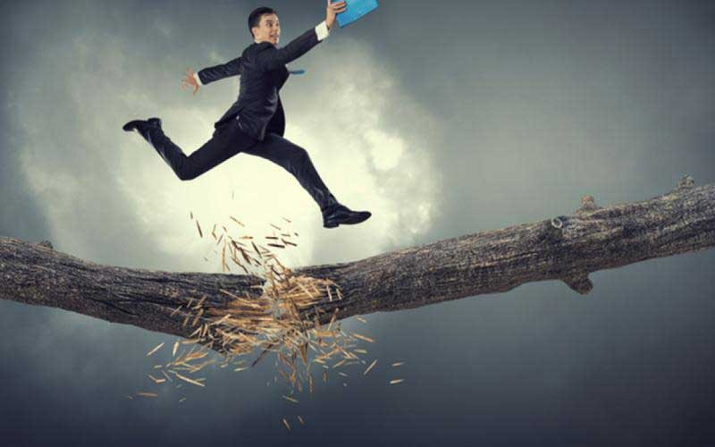 Người xưa quan niệm, Thủy tai là năm ảnh hưởng nhiều nhất. Tam tai nhìn chung là tổ hợp của nhiều thử thách và sóng gió, song mức độ nghiêm trọng cũng khác nhau theo từng thời điểm, không phải lúc nào cũng tồi tệ. Điều bản mệnh nên làm là kiêng kỵ có chừng mực; nhìn nhận năm tam tai như một dịp để tôi rèn và mở lòng với những gì cuộc sống đưa đến.