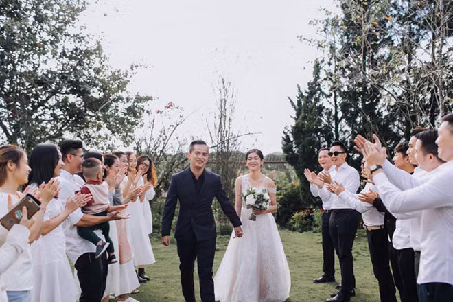 Di du lich xa stress, co gai hot duoc chang co truong dien trai-Hinh-6