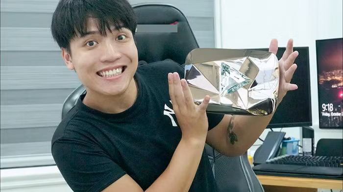 Khong phai NTN, day moi la kenh Youtube duoc dan mang reo goi