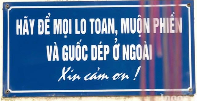 Dong chu tren tam bien ngoai cua nha Giang Coi khien nhieu nguoi cam dong