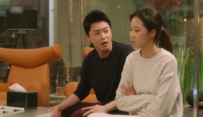 Chồng bị tai nạn nguy kịch nhưng vợ vẫn thản nhiên như không - Hình 2 Chong bi tai nan nguy kich nhung vo van than nhien nhu khong-Hinh-2