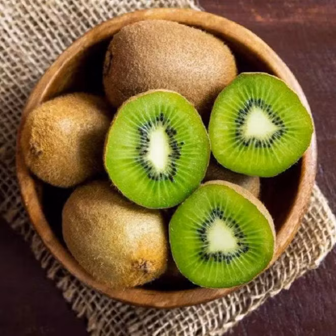 Kiwi xanh cuoi mua tran ngap tren cac group mang xa hoi, gia giam dang ke-Hinh-3