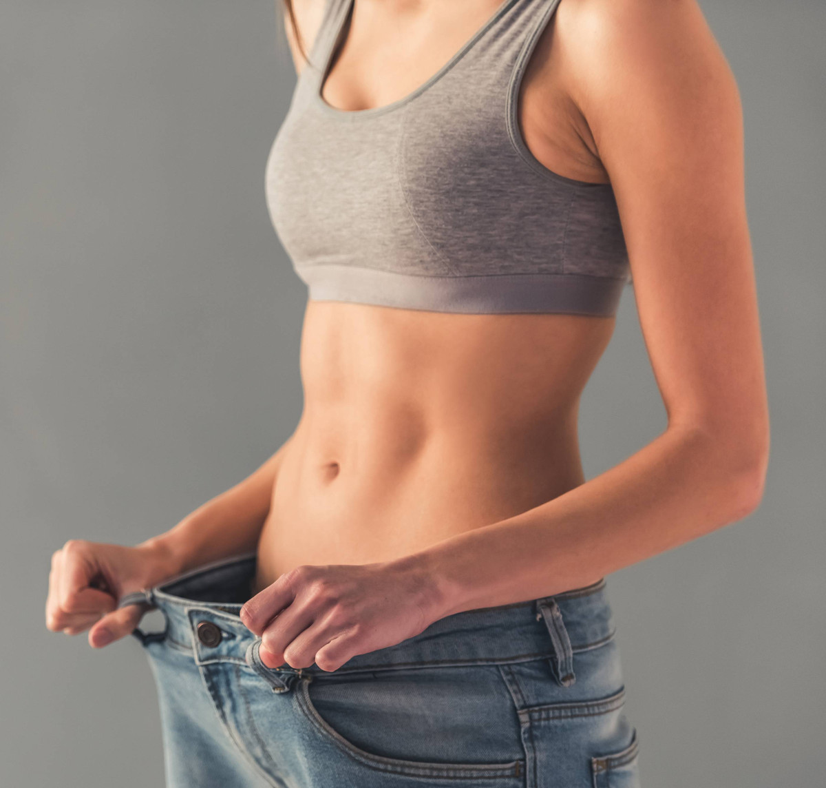  5. Đồ uống pha giấm táo: Giấm táo hỗ trợ điều chỉnh lượng đường huyết, kiểm soát cân nặng, gia tăng cảm giác no. Giấm táo còn bổ sung lợi khuẩn, tốt cho sức khỏe miễn dịch và đường ruột. Pha một ít giấm táo vào nước cùng vài lát chanh, lá bạc hà nhằm thanh lọc cơ thể hiệu quả. Ảnh: Yummymummykitchen, Shutter.