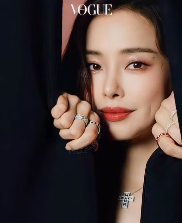 Honey Lee cung co luc de lo nhung khuyet diem lon tren co the-Hinh-5