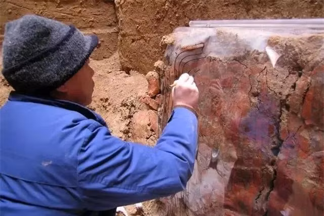 Nua dem nghe tieng no, dan lang hoang so chay ra xem, chuyen gia mung ro-Hinh-3