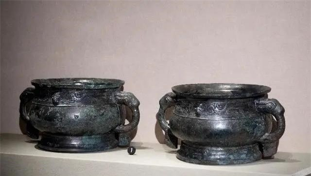 Nửa đêm nghe tiếng nổ, dân làng hoảng sợ chạy ra xem, chuyên gia mừng rỡ - Hình 2 Nua dem nghe tieng no, dan lang hoang so chay ra xem, chuyen gia mung ro-Hinh-2