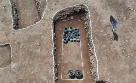 Nửa đêm nghe tiếng nổ, dân làng hoảng sợ chạy ra xem, chuyên gia mừng rỡ Nua dem nghe tieng no, dan lang hoang so chay ra xem, chuyen gia mung ro