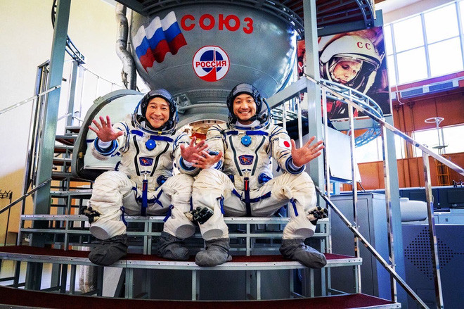 Tỷ phú Nhật Bản gây "sốc" khi đột ngột nhảy sang tàu Roscosmos của Nga! - Hình 2 Ty phu Nhat Ban gay