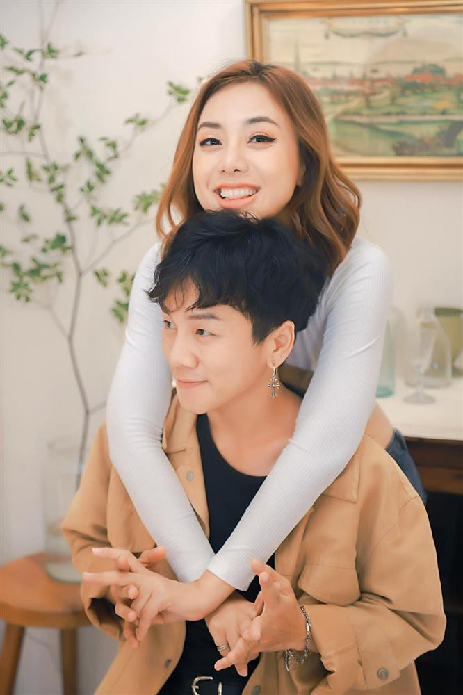 Ban trai Miko Lan Trinh am anh vi ngay dau rung