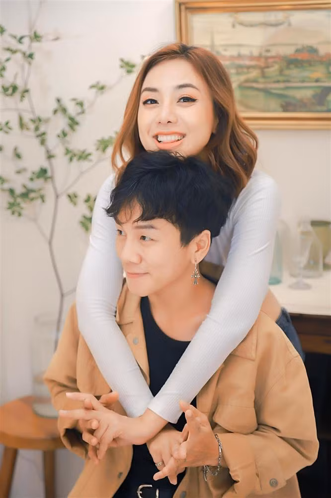 Ban trai Miko Lan Trinh am anh vi ngay dau rung