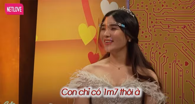 Me met chang trai cao gan 2m, co gai xinh dep tan cong don dap-Hinh-2