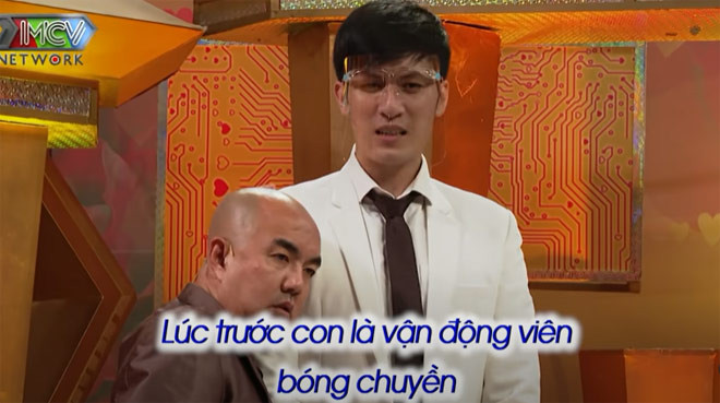 Me met chang trai cao gan 2m, co gai xinh dep tan cong don dap