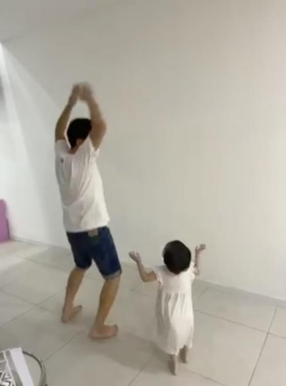 Trường Giang đúng chuẩn 'bố bỉm' của năm Truong Giang dung chuan 'bo bim' cua nam