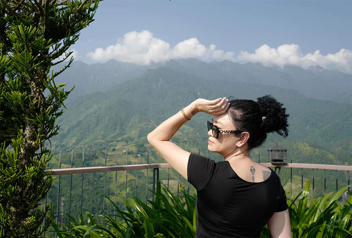 Co Hieu pho Van Thuy Duong so huu nhieu hinh xam ca tinh-Hinh-6