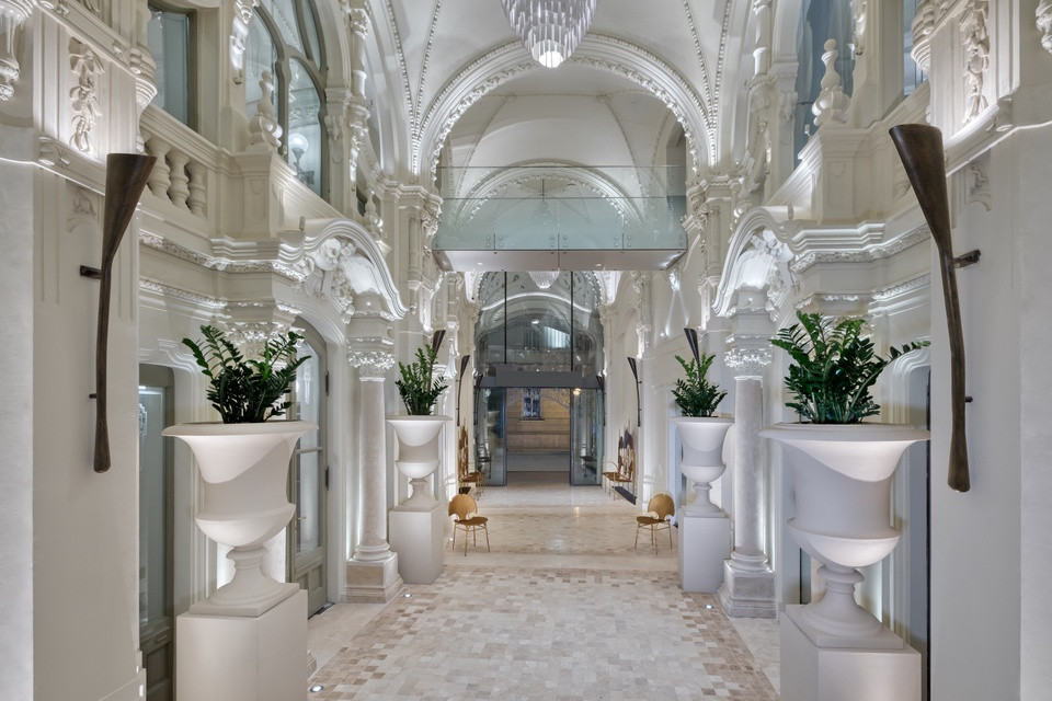 br/> Cung điện Matild là Di sản Thế giới của UNESCO. Khách sạn đã trở thành một sân chơi hiện đại dành cho du khách am hiểu nghệ thuật. Nơi đây từng là tâm điểm của thành phố, dành cho giới hoàng gia và giới thượng lưu.