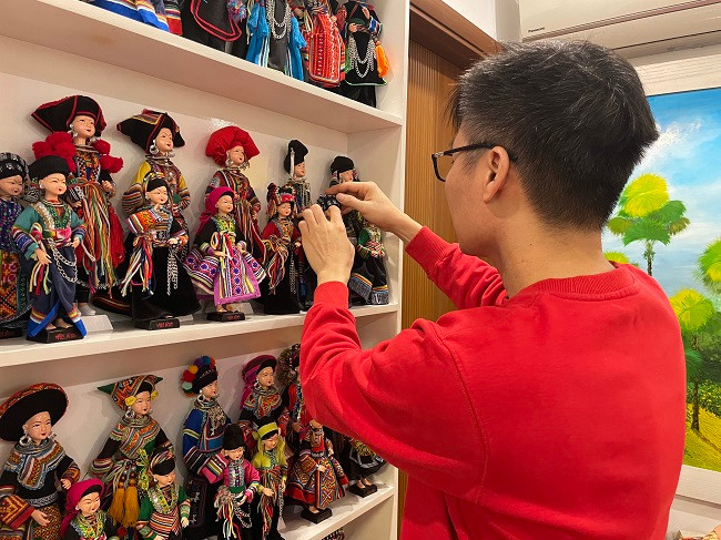 Hon 3 trieu dong/bo trang phuc sieu nho, 7x Ha Noi lam khong kip ban-Hinh-5