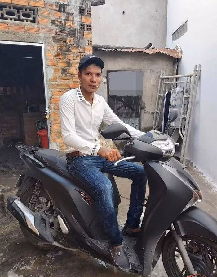 Cuoc song sang chanh cua Loc Fuho: Di xe sang xai dien thoai 