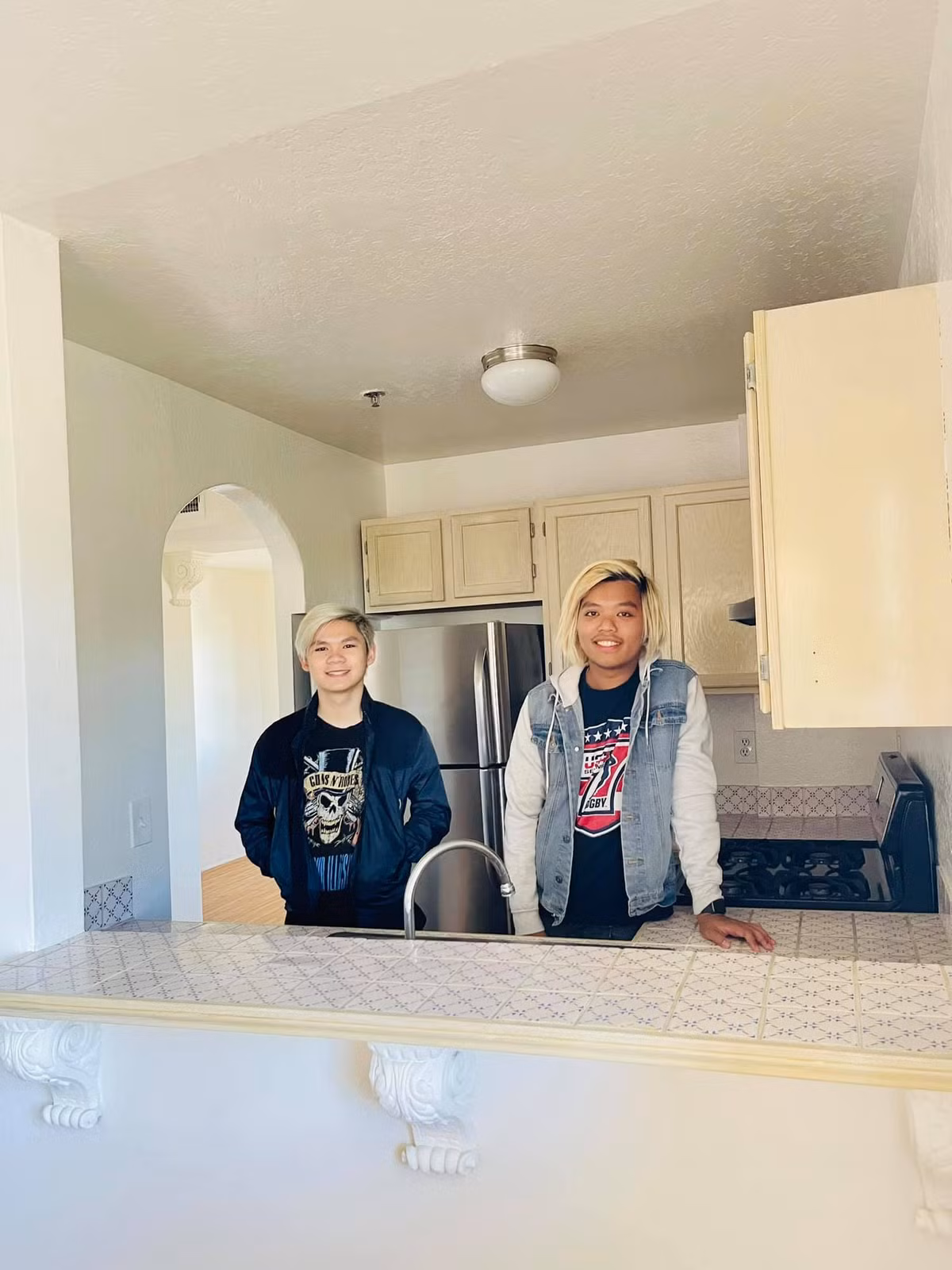 Con trai Bang Kieu, Ngoc Anh 3A o chung nha, hoc cung truong-Hinh-5