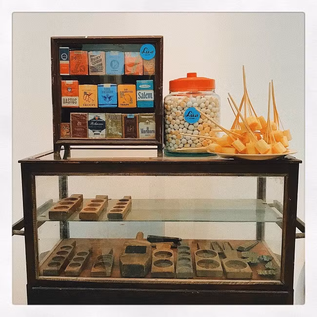 Quan ca phe doc nhat cua Dai gia Sai Gon voi hon 5.000 co vat-Hinh-8