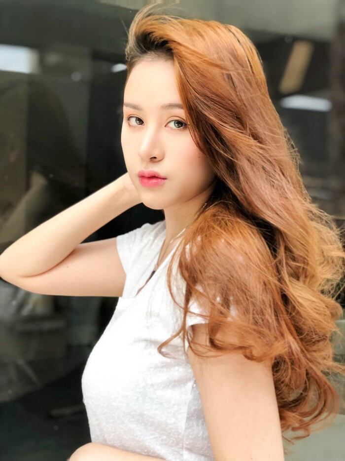 Hiem hoi lam moi thay ba Tung dang anh bikini