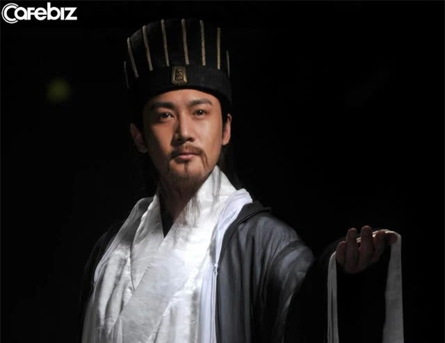 Tai sao luc qua doi, Gia Cat Luong dan the tran 