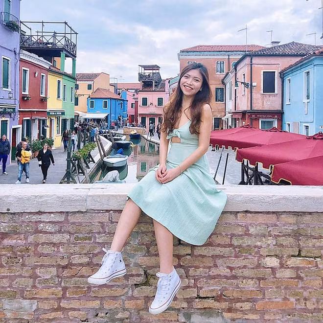 Co gai Viet mot minh chien dau va chien thang COVID-19 trong 2 tuan