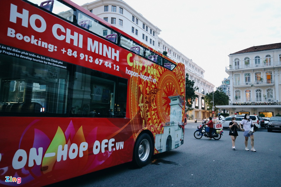  Xe bus 2 tầng đã xuất hiện trở lại ở trung tâm TP.HCM, chủ yếu thực hiện đưa đón lực lượng tuyến đầu tham quan thành phố.