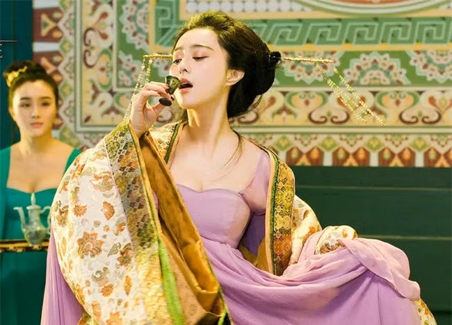 Tai sao Duong Quy phi vinh vien khong the tro thanh Hoang hau?