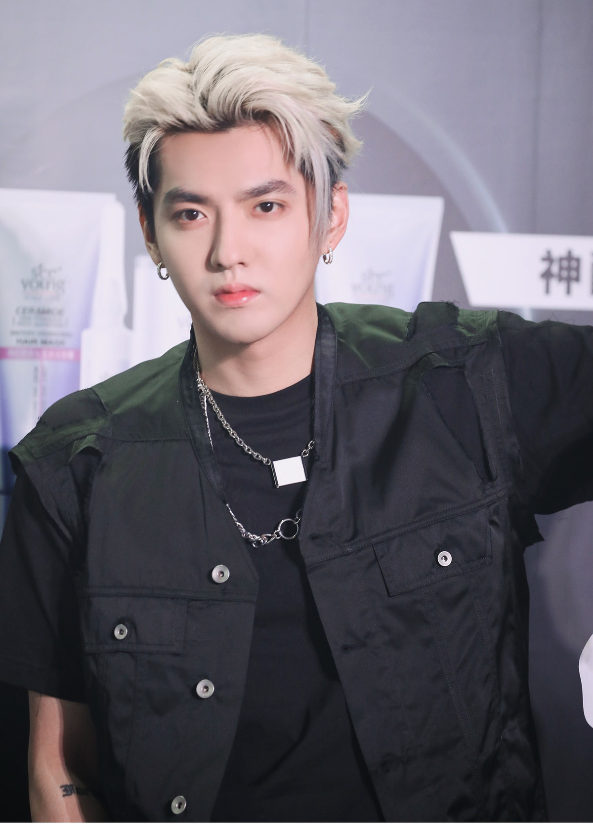 Buoi tiec thau dem voi 80 phu nu va be boi cua Ngo Diec Pham-Hinh-5