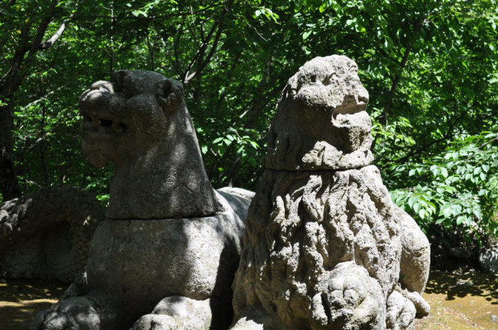 Cong vien quai vat huyen bi bi lang quen suot 400 nam-Hinh-4