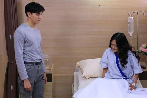 Toi vua khen chi dau co so huong thi chi buc boi nem vo bat com