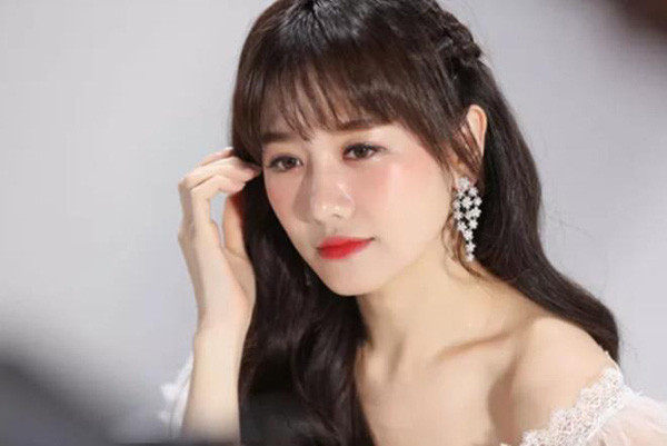 Khổng Tú Quỳnh cũng dành 8 năm cho bạn trai nhưng kết quả là tan vỡ - Hình 2 Khong Tu Quynh cung danh 8 nam cho ban trai nhung ket qua la tan vo-Hinh-2