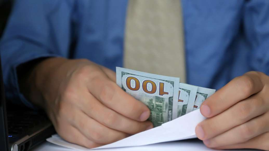 Năm 2020 đã khiến con người thay đổi cái nhìn về tiền bạc thế nào? Nam 2020 da khien con nguoi thay doi cai nhin ve tien bac the nao?