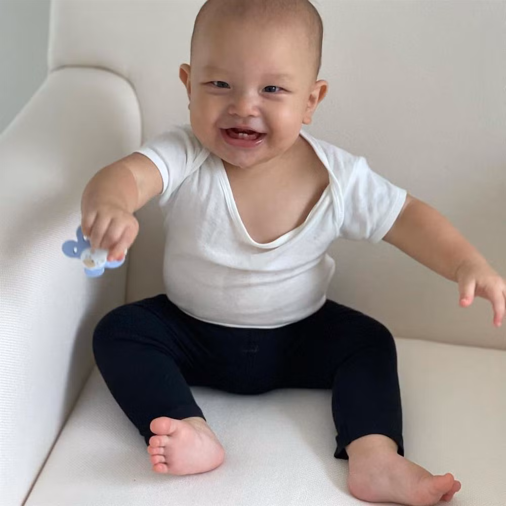 Ho Ngoc Ha khoe trai ut tap catwalk voi cap dui to bang chan me-Hinh-7