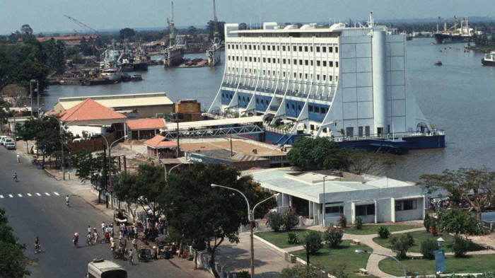 Khách sạn nổi 8 triệu/đêm ở Việt Nam nay ngậm ngùi rỉ sét ở Triều Tiên - Hình 3 Khach san noi 8 trieu/dem o Viet Nam nay ngam ngui ri set o Trieu Tien-Hinh-3