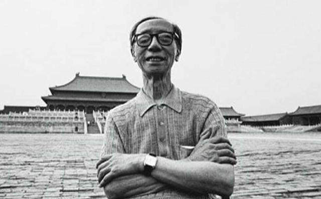 Pho Nghi sau khi ra tu co den tham vai vi thai giam gia la ai?