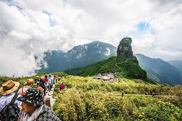 Ngôi chùa nhỏ trên đỉnh núi Fanjing linh thiêng của Trung Quốc ảnh 8