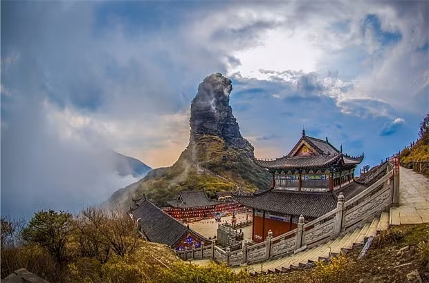 Ngôi chùa nhỏ trên đỉnh núi Fanjing linh thiêng của Trung Quốc ảnh 2