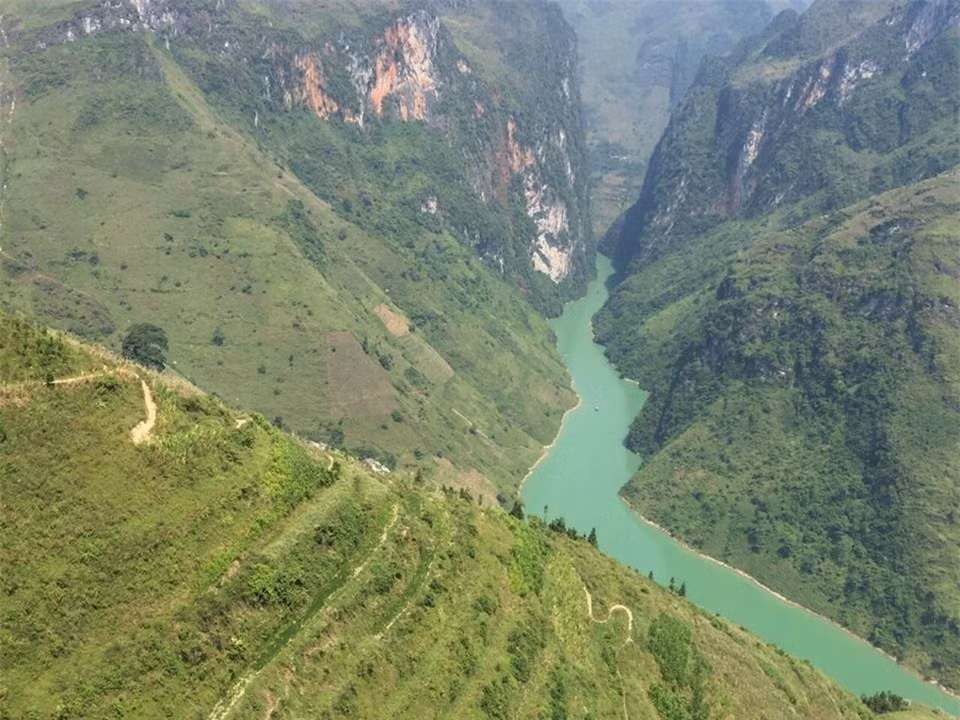 Năm 2009, Bộ Văn hóa, Thể thao và Du lịch đã xếp khu vực này là Di tích Danh lam thắng cảnh Việt Nam, sông Nho Quế được vinh danh là một trong những Thung lũng Kiến tạo độc nhất vô nhị của Việt Nam.