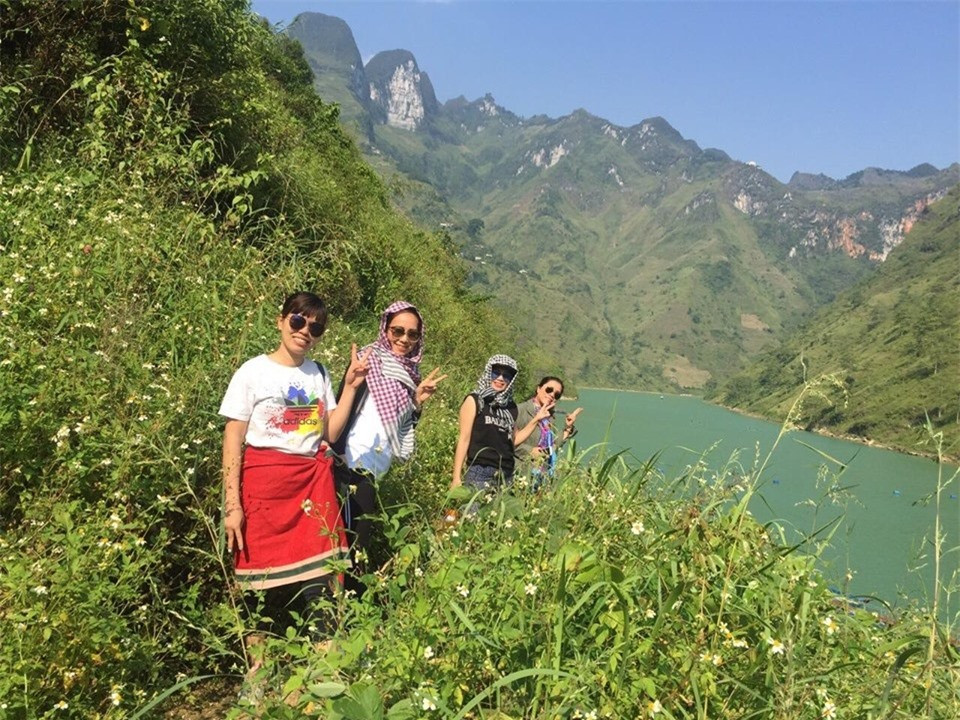 Hẻm Tu Sản hay còn có tên là hẻm vực Tu Sản thuộc kiểu di sản kiến tạo địa mạo, di sản cổ sinh – địa tầng – cổ môi trường, phát hiện tại khu vực của 3 xã Pải Lủng, Pả Vi và Xín Cái, huyện Mèo Vạc, tỉnh Hà Giang.