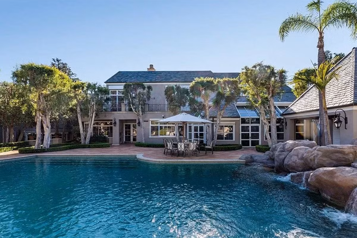 Ben trong biet thu hon 29 trieu USD cua con gai ty phu Anh