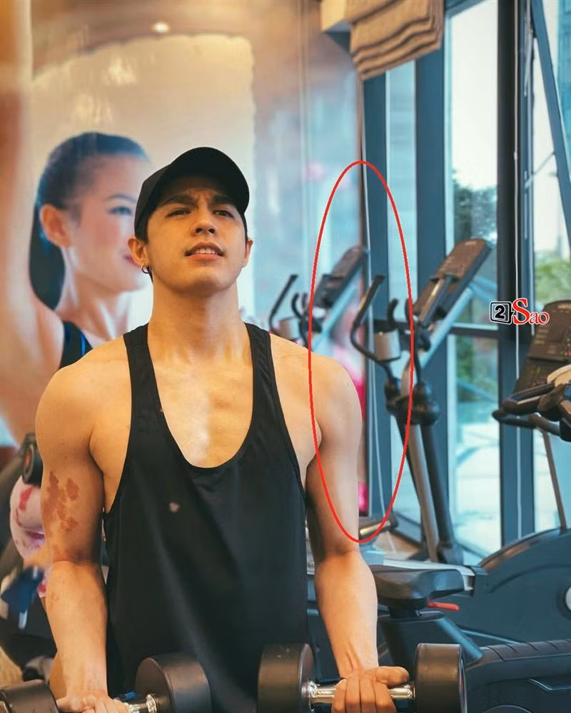 Noo Phuoc Thinh khoe body nhung bi cac thanh soi phat hien diem la-Hinh-4