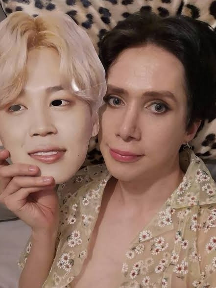 Chang trai Anh nhan la nguoi Han, phau thuat 18 lan de giong idol-Hinh-3