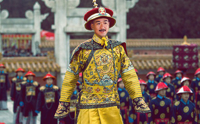 Tai sao hoang de Trung Hoa bang ha phai vai thang moi duoc chon cat?