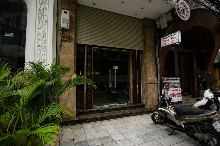 Ram ro rao ban khach san mat pho Ha Noi gia hang tram ty dong/can-Hinh-4