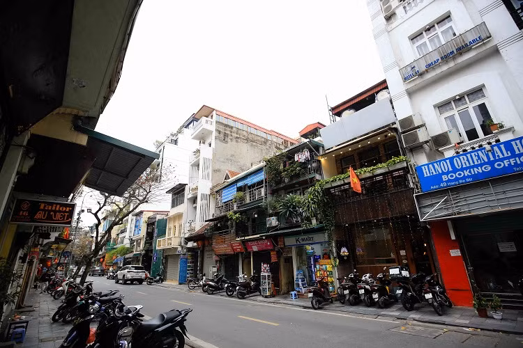 Rầm rộ rao bán khách sạn mặt phố Hà Nội giá hàng trăm tỷ đồng/căn Ram ro rao ban khach san mat pho Ha Noi gia hang tram ty dong/can