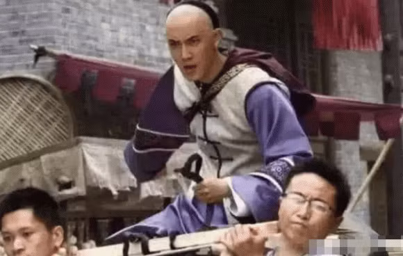 Nhieu dien vien Cbiz khien khan gia buc xuc khi khong thuoc thoai, lam dung dong the-Hinh-12